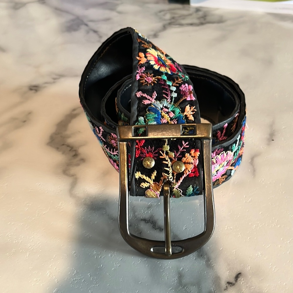 COPY - Vintage 70s Embroidered Belt - brilliant multicolored flower detail Sz M